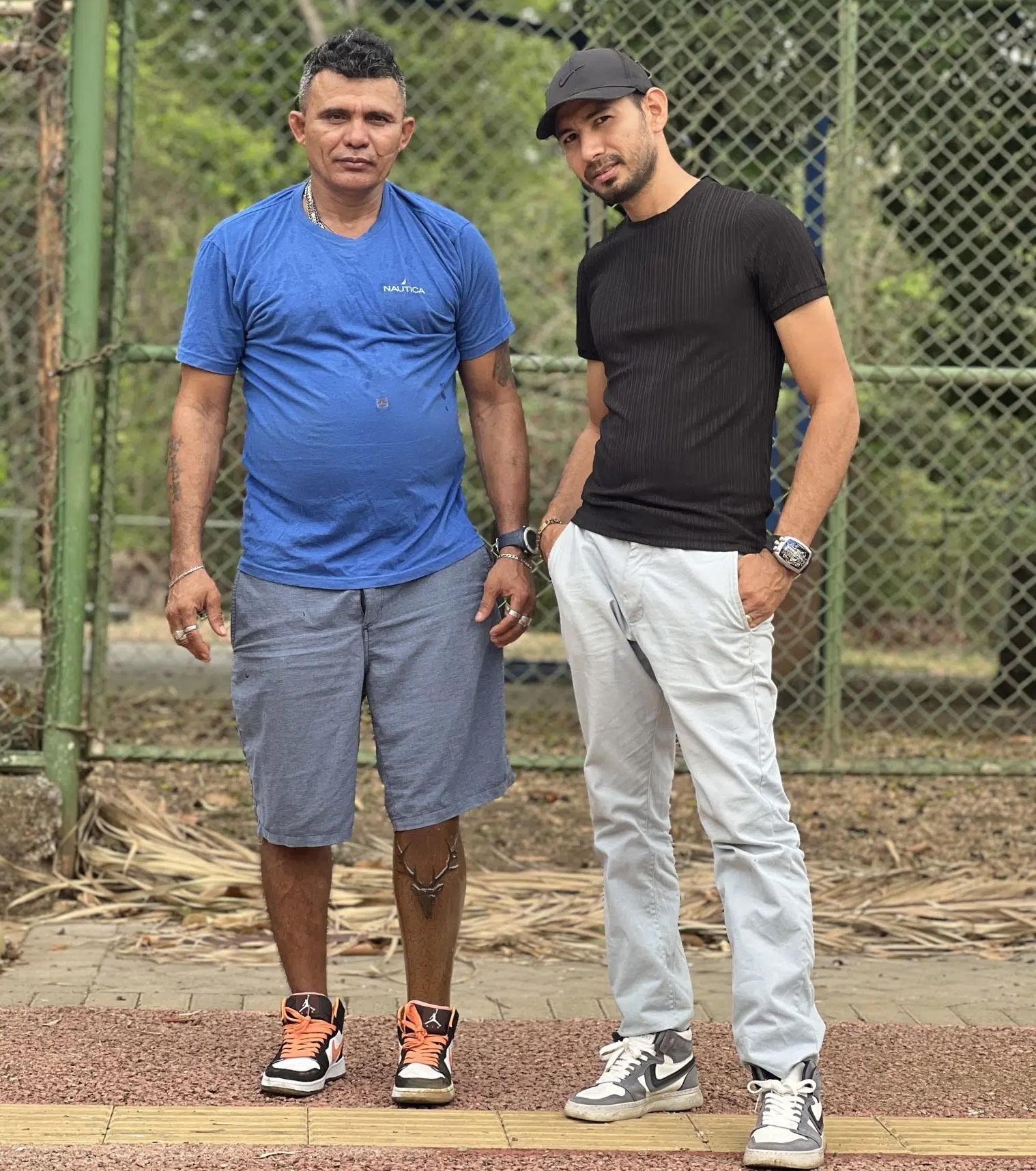 hombre con protesis